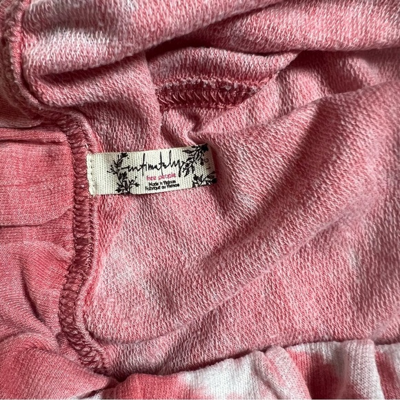 Free People Cozy Girl Distressed Pull On  Short Pink Red Size Large Burnout - Picture 8 of 8
